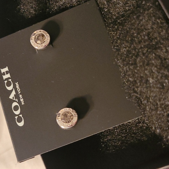 COACH EARRINGS NEW GREAT GIFT RETAIL 68.00 - Picture 5 of 5